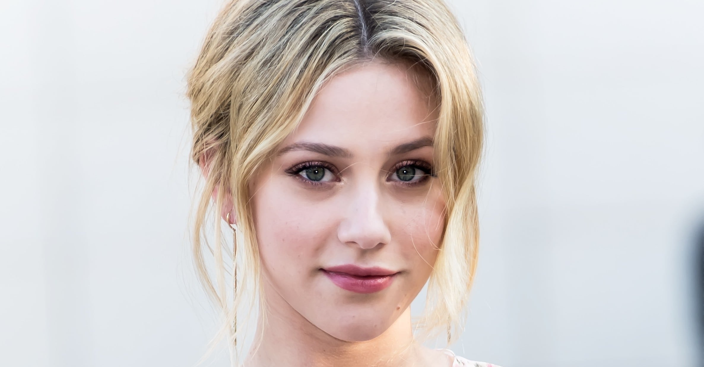 Lili Reinhart on the Makeup She Wears on Riverdale and Her Natural