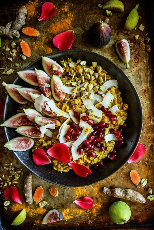 Spiced Pumpkin Turmeric Oatmeal Bowl