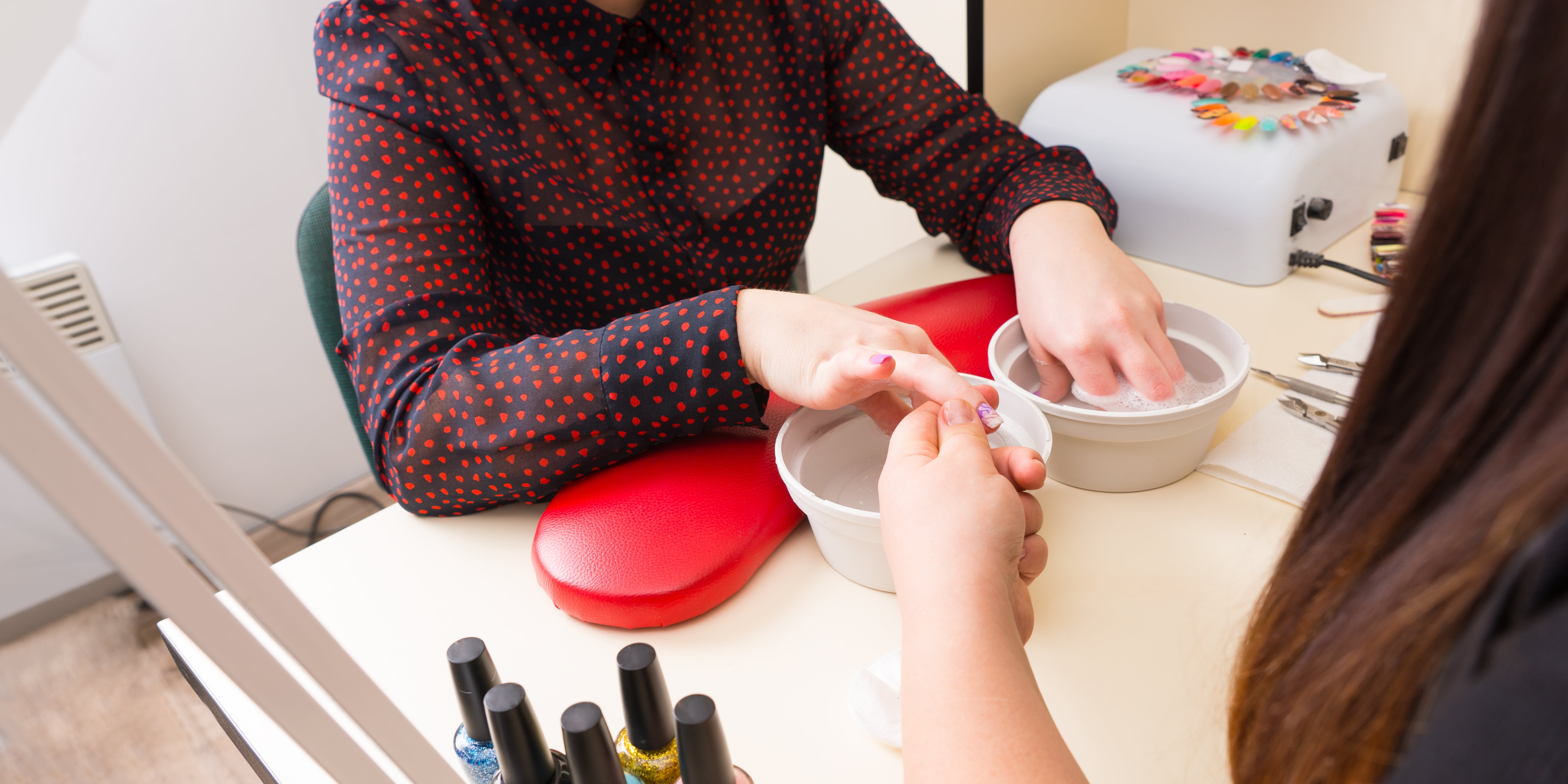 Can You Remove Dip-Powder Nails at Home? - Vimarsana News