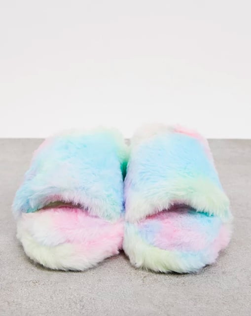 8 Cute Outfits to Wear With Your Cozy House Slippers