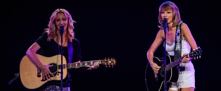 Taylor Swift and Lisa Kudrow Sing "Smelly Cat" | Video