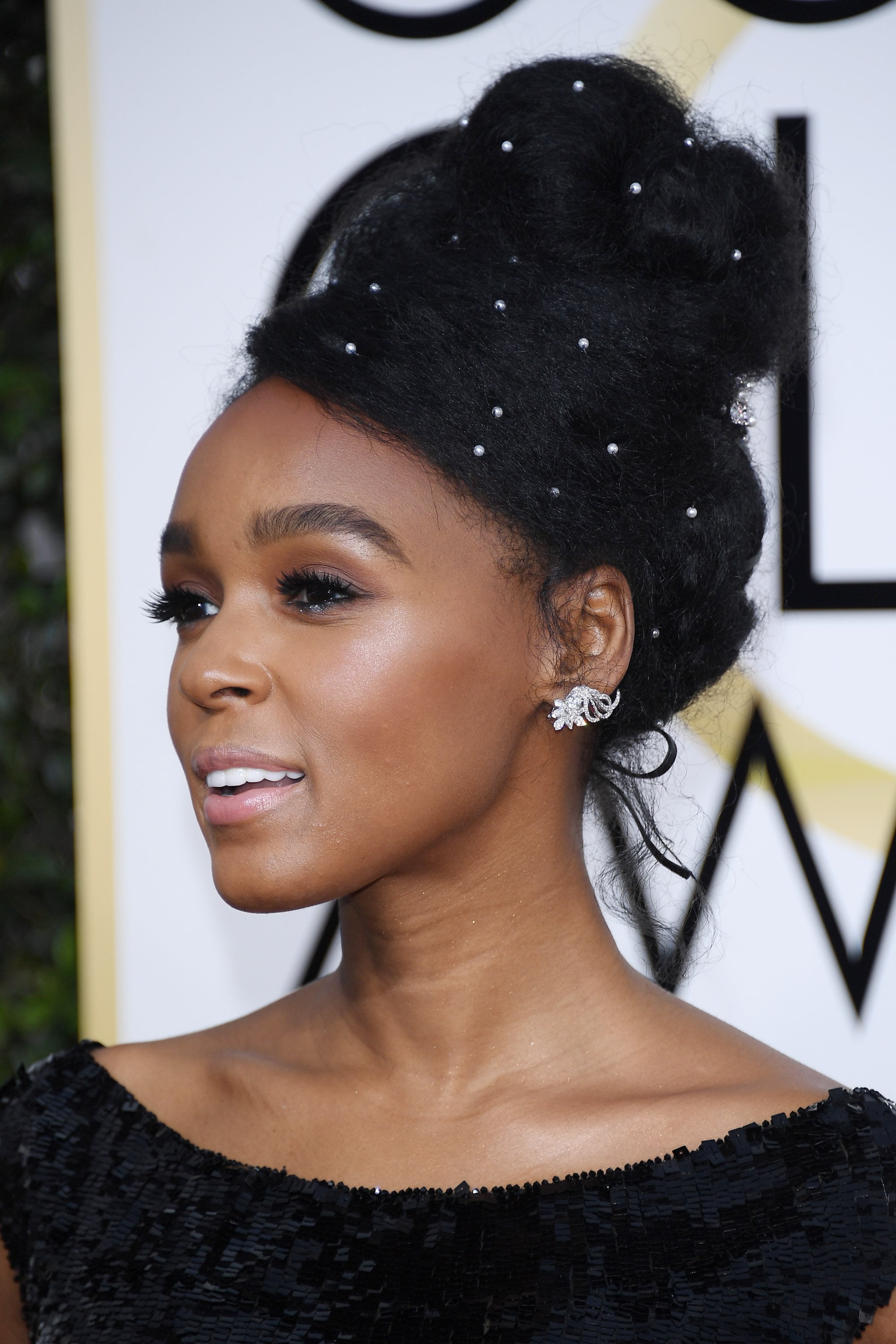 Janelle Monae 15 Curly Hairstyles For Holiday Parties Popsugar Beauty Middle East Photo 11 I used braiding hair to do the look because my hair is so short. janelle monae 15 curly hairstyles for