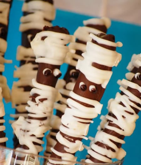 Mummy Chocolate Pretzel Rods