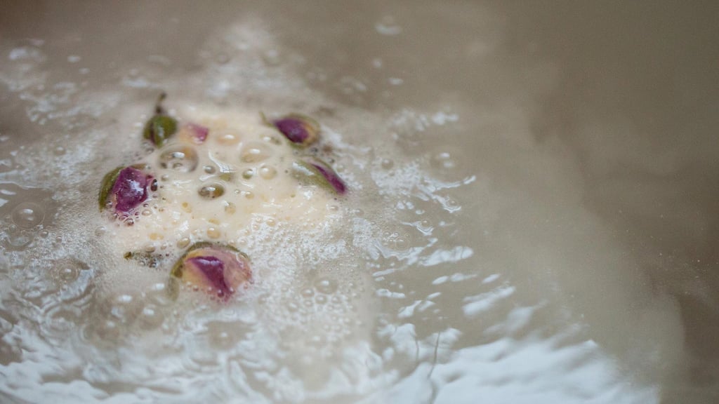 Lush Tisty Tosty Bath Bomb