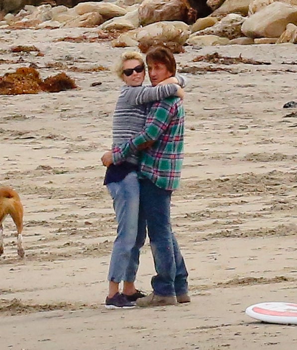 Charlize Theron and Sean Penn's PDA in Malibu | Pictures