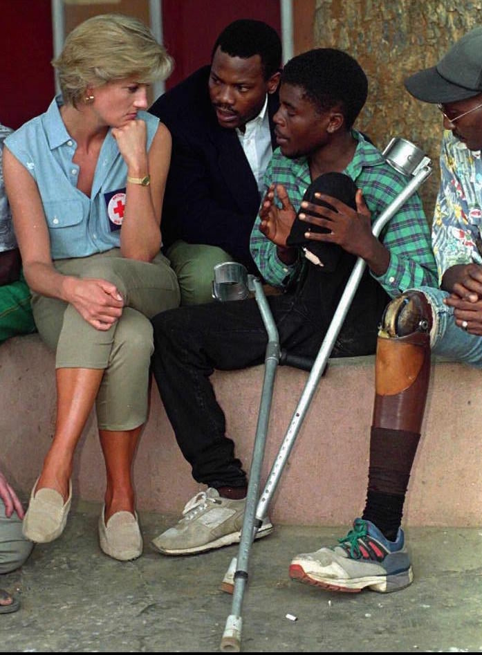 Why Princess Diana Didn't Wear Gloves
