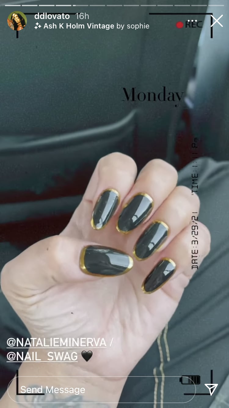 Demi Lovato's Outline Nails