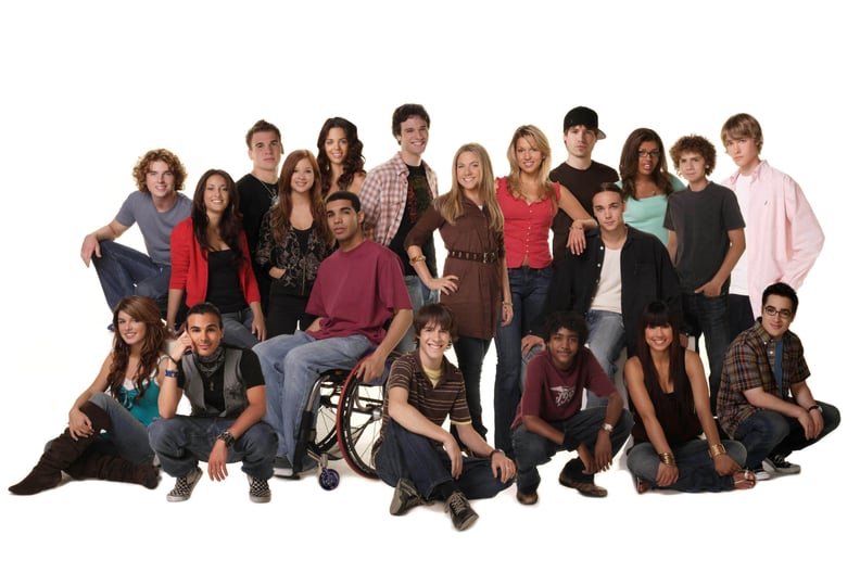 DEGRASSI: THE NEXT GENERATION, cast portrait,  2001-2007, CATV / courtesy Everett Collection