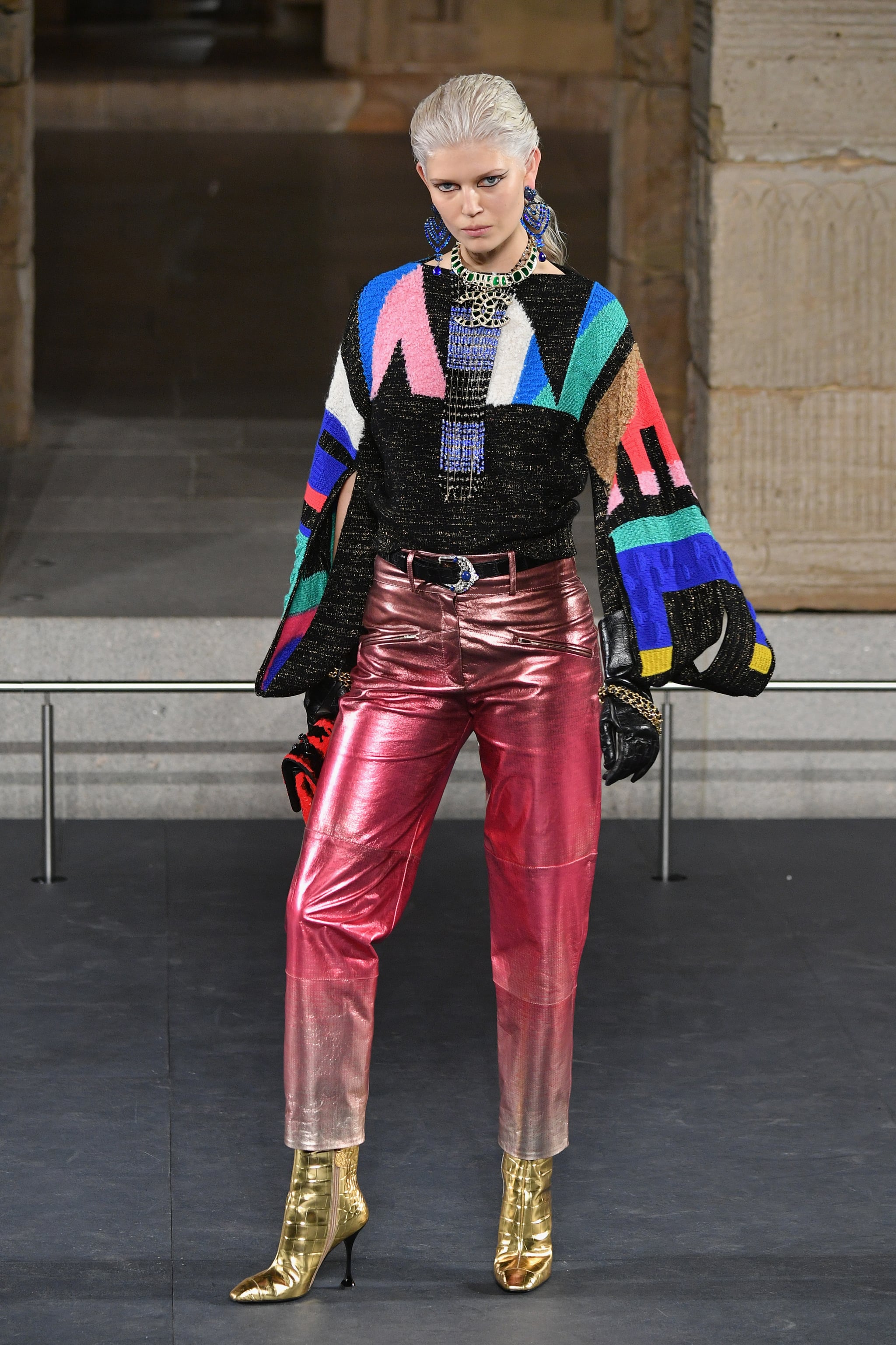Chanel hotsell sweater 2018