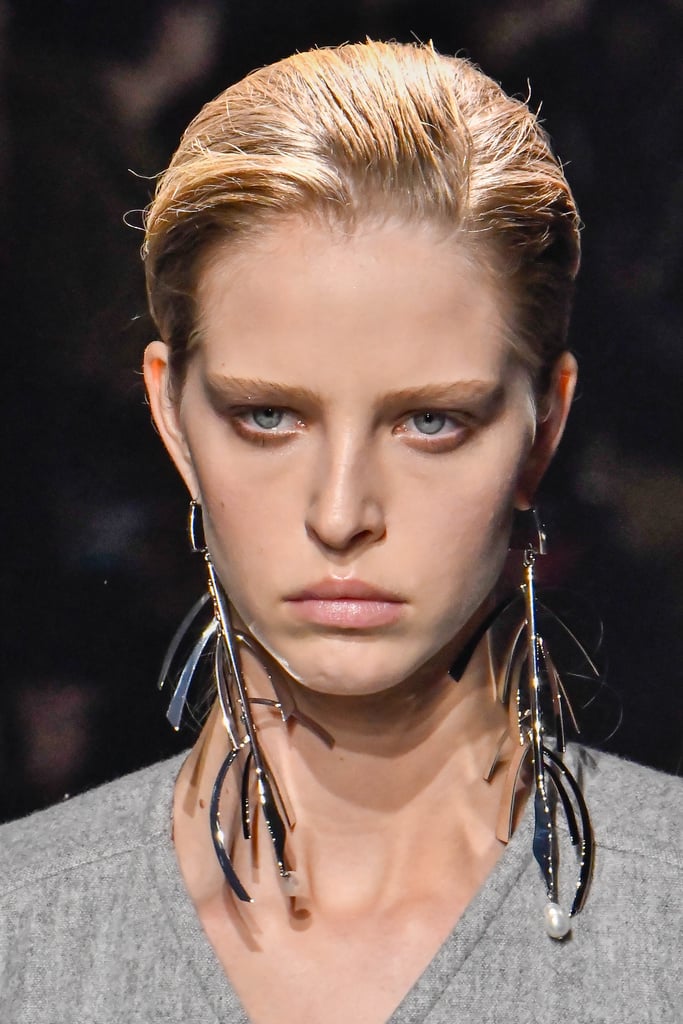 Autumn Jewellery Trends 2020: Shoulder-Grazing Earrings