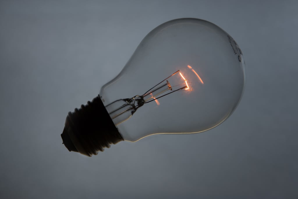 Thomas Edison invented the lightbulb.