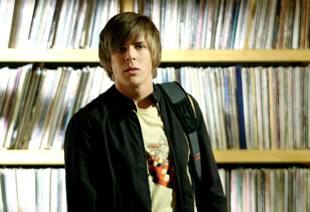 Chris Lowell as Stosh "Piz" Piznarski