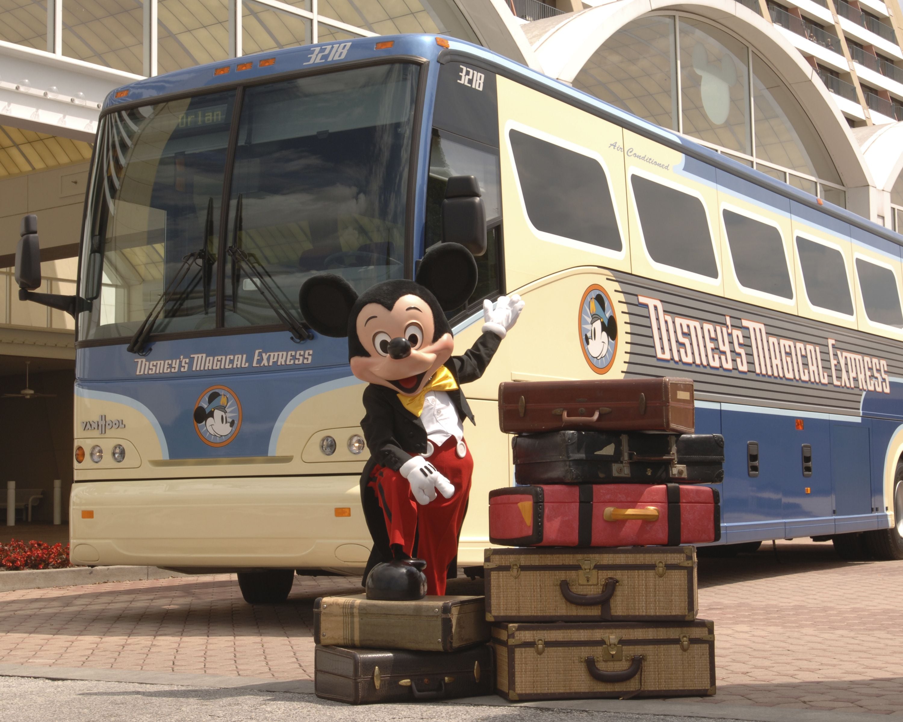 Is there free transportation from airport to Disney hotels?