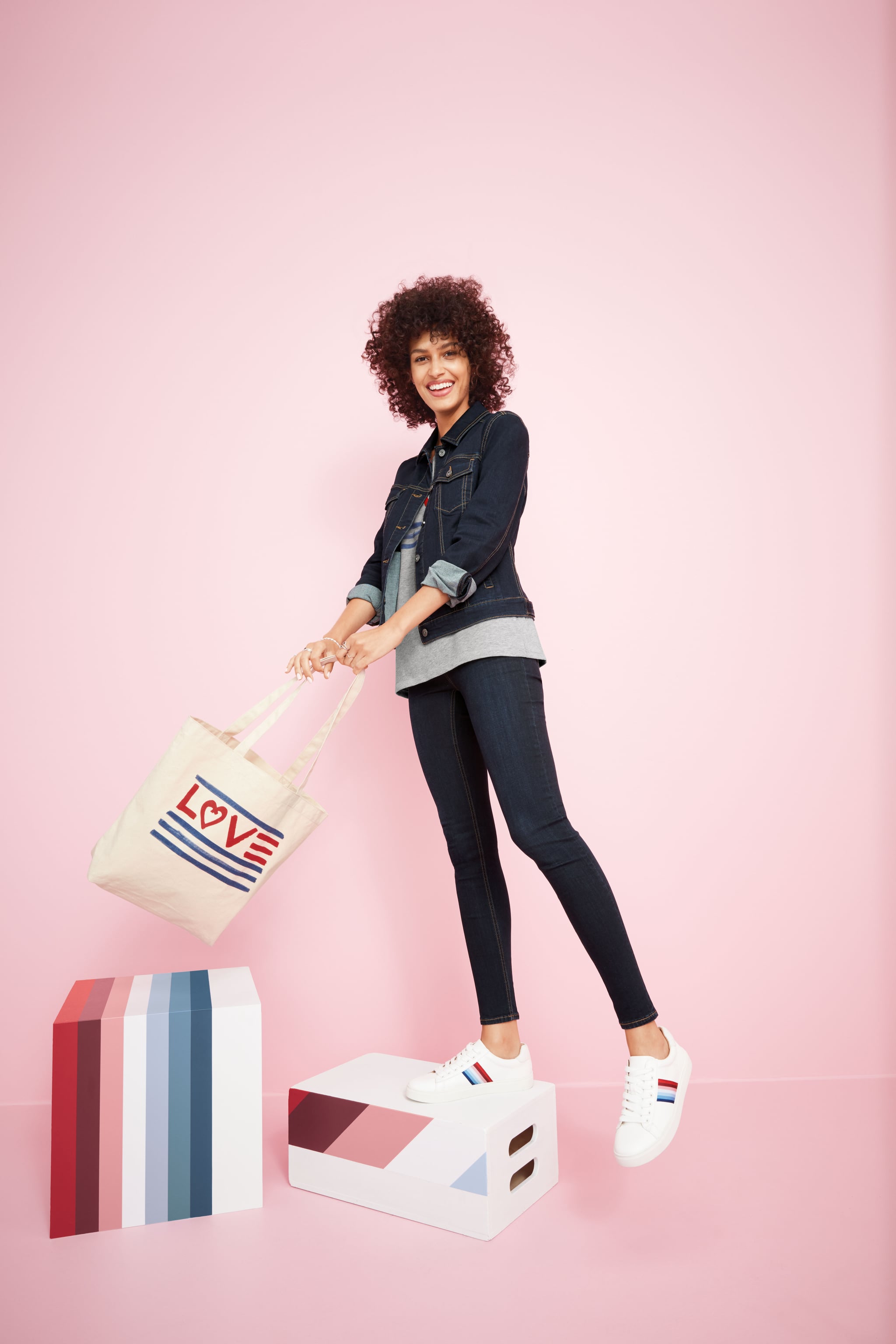Ev1 Canvas Love Market Tote Ellen Degeneres Debuts An