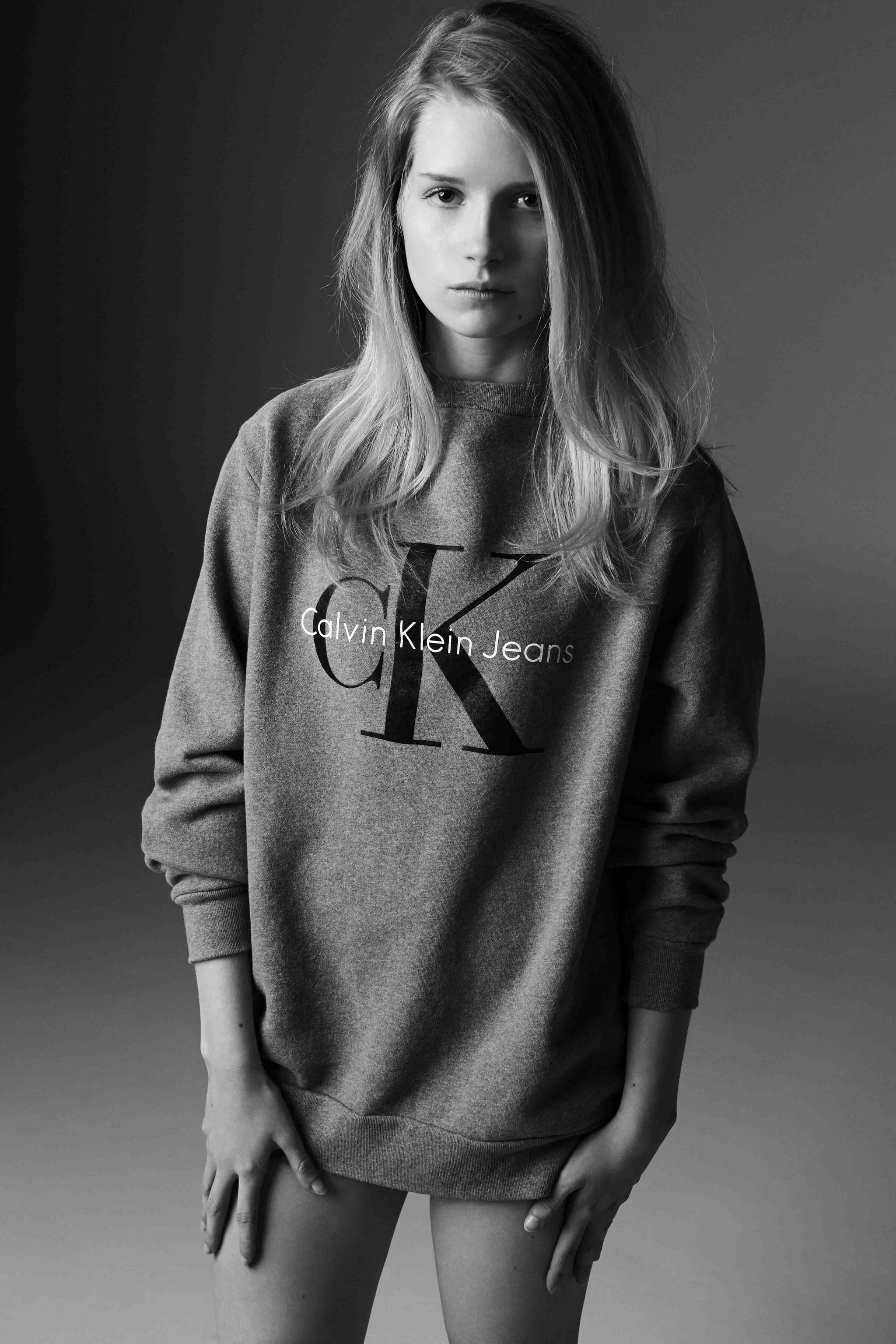 Uitdrukkelijk Snel traagheid Calvin Klein Jeans x MyTheresa.com: The Re-Issue Project | Modeling Must Be  in Kate Moss's Jeans | POPSUGAR Fashion Photo 7