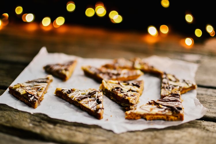 Almond Caramel Graham Cracker Bark