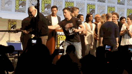Channing Tatum Helps Stan Lee Off Stage at Comic-Con