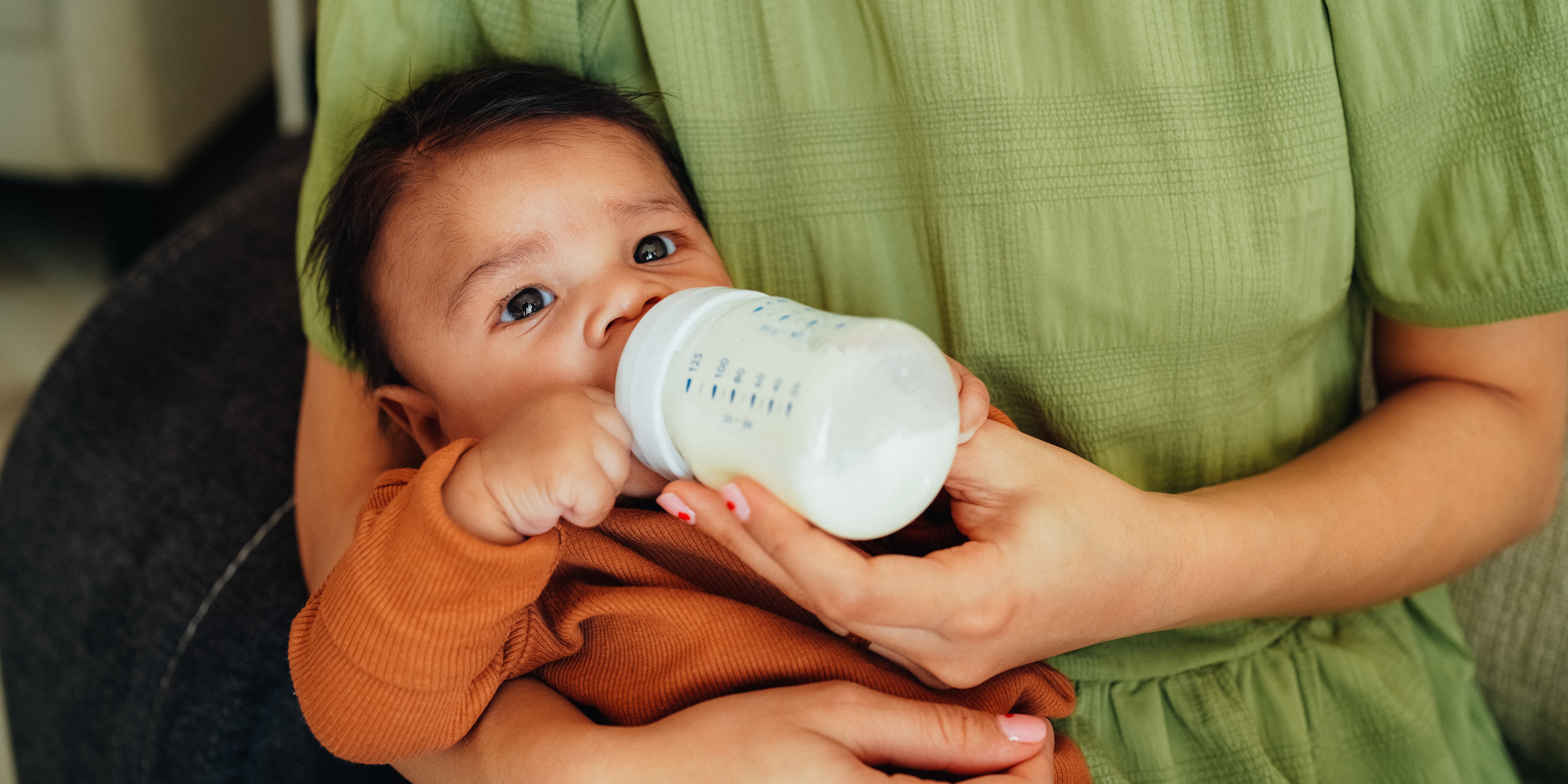 Paced bottle feeding: How you feed matters more than what's in the