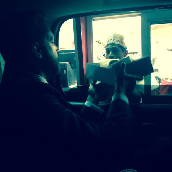 Olivia Wilde and Jason Sudeikis enjoyed a post-Oscars feast at In-N-Out.
Source: Twitter user oliviawilde