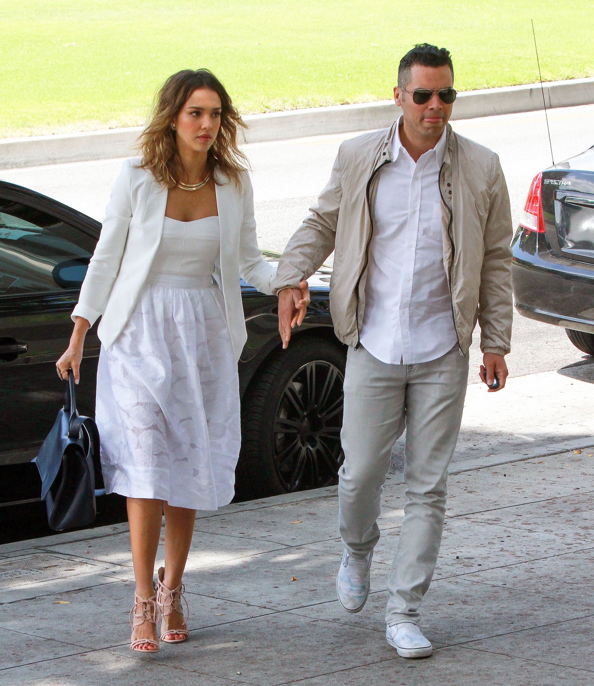 Jessica Alba And Cash Warren At A Friend S Wedding In La Popsugar Celebrity She has won various awards for her acting, including the choice actress teen choice.