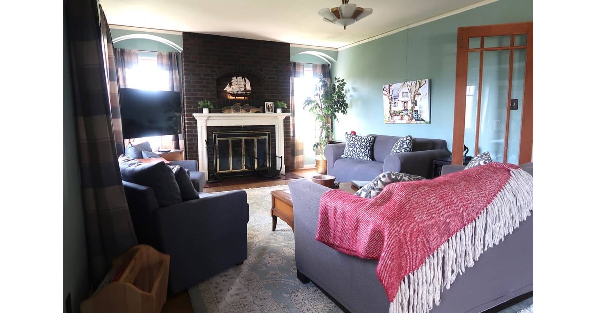 Twilight Swan House Airbnb Rental POPSUGAR Smart Living Photo 4