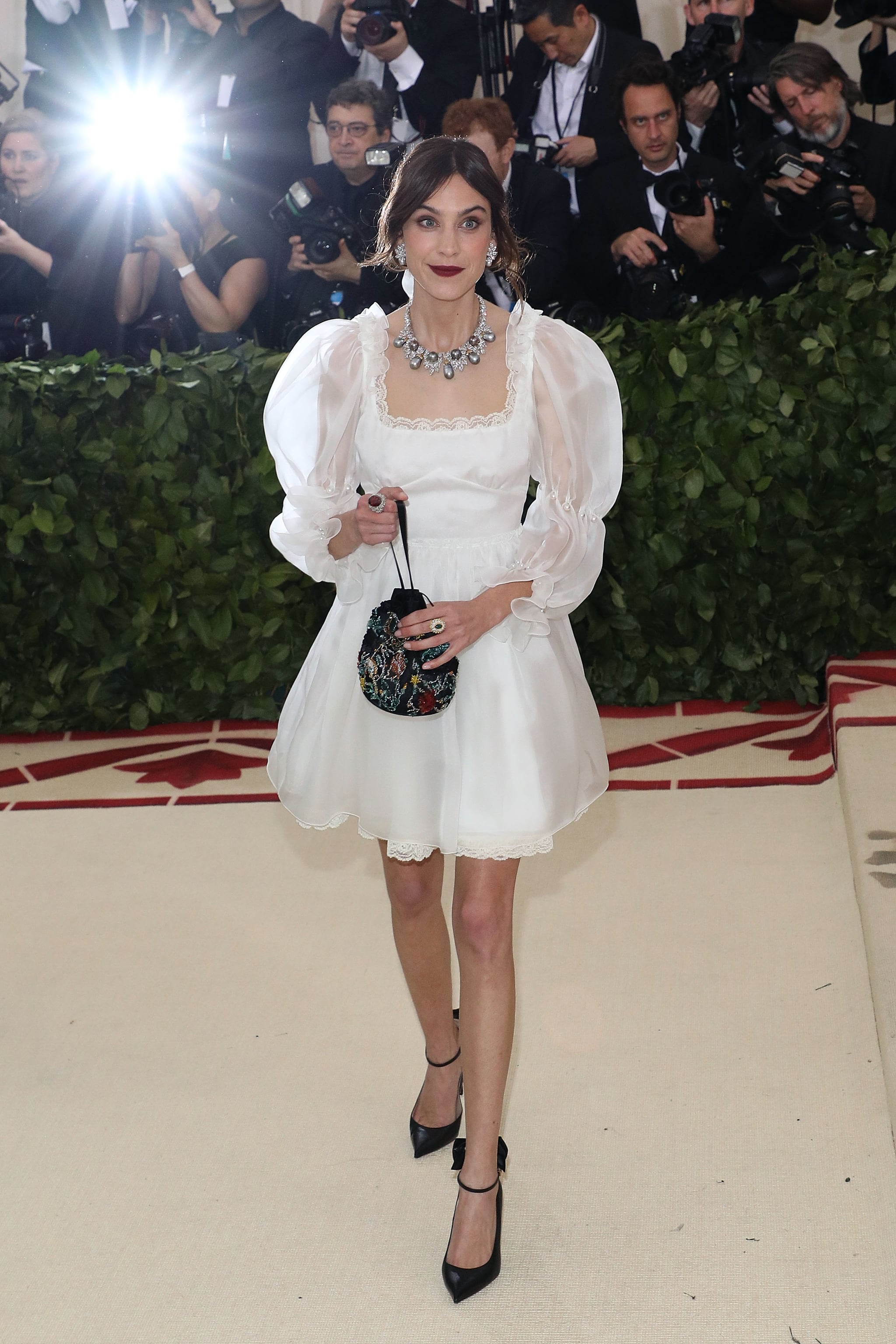 ødemark udstilling Onset Alexa Chung | Every Look at the 2018 Met Gala Was Bold Enough to Leave an  Impression | POPSUGAR Fashion Photo 30