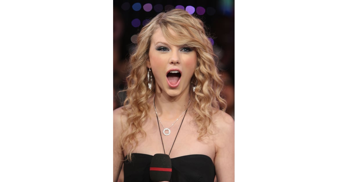 Taylor Swift S Appeared On Trl In February 2008 Taylor Swift Looking Surprised Expression
