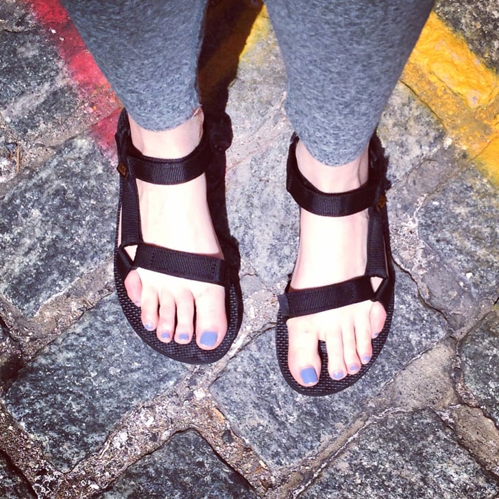 teva sandals outfits