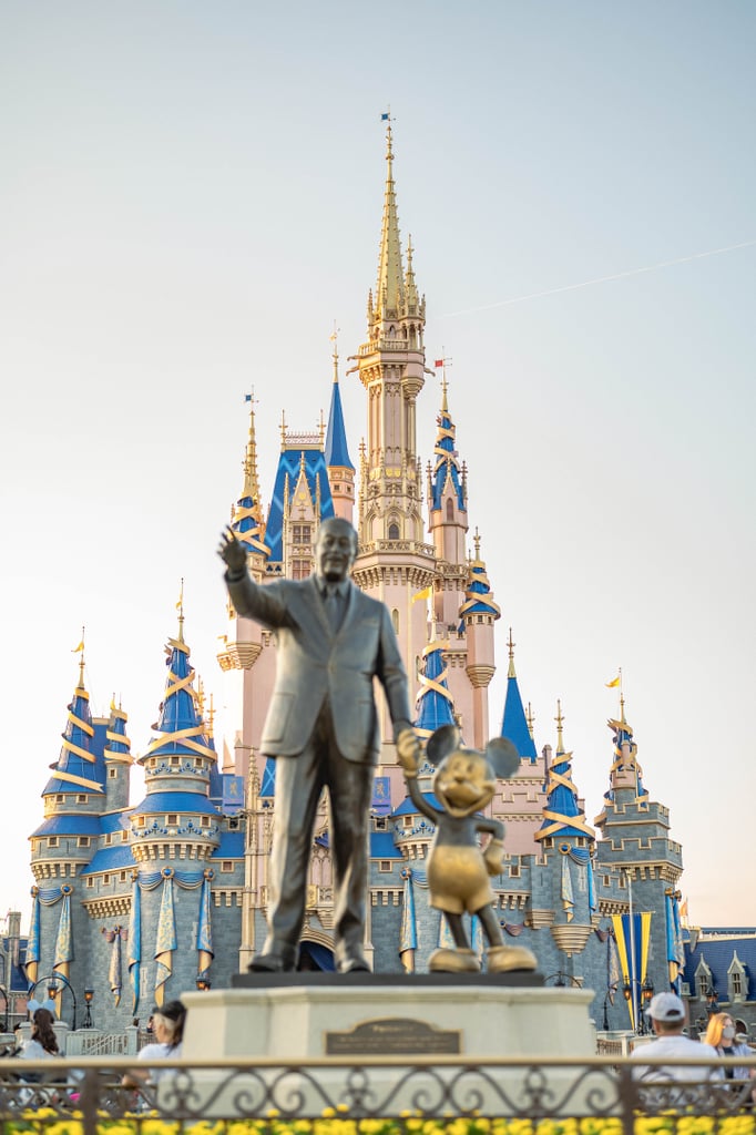 Disney iPhone Wallpaper: Walt Disney Statue