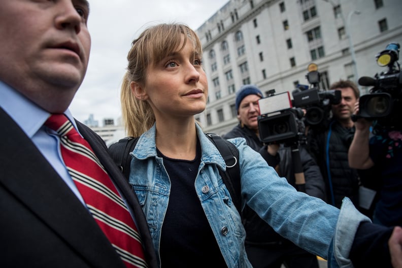 纽约——4月24日:女演员Allison麦克离开美国地方法院纽约东区的保释听证会后,2018年4月24日在纽约的布鲁克林。麦克在上周五被控involvem性交易