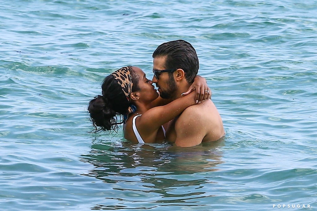 Bachelorette alum Rachel Lindsay and fiancé Bryan Abasolo snuck in some PDA while in Miami in December 2017.