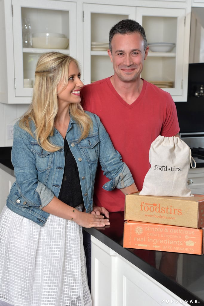 Sarah Michelle Gellar in the Kitchen With Her Kids | Picture