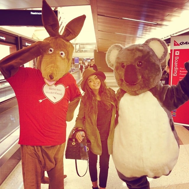 Sarah Hyland was greeted in Sydney by two crazy characters.
Source: Instagram user therealsarahhyland