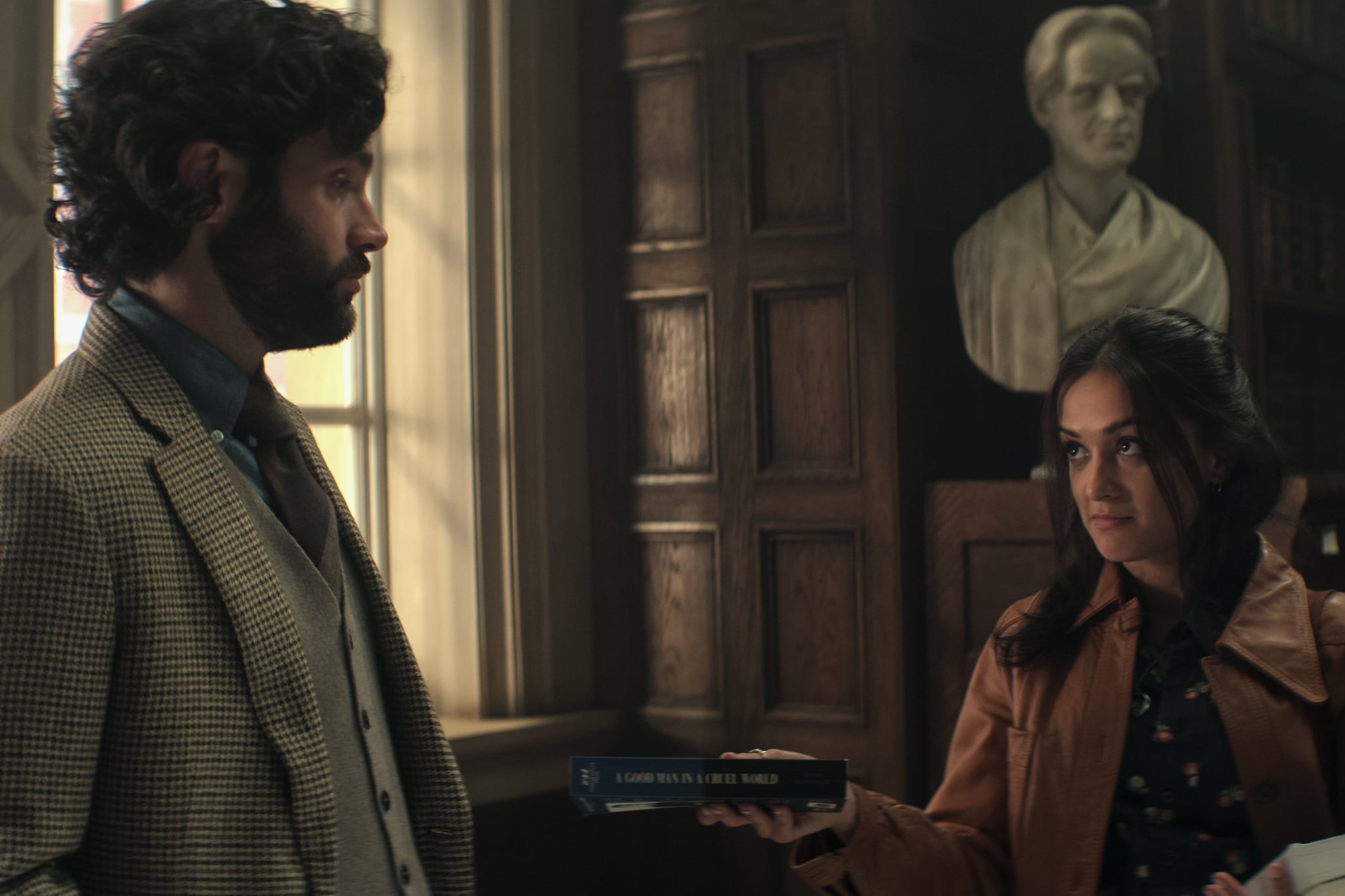 You. (L to R) Penn Badgley as Joe Goldberg, Amy-Leigh Hickman as Nadia Farran in episode 401 of You. Cr. Courtesy of Netflix © 2022