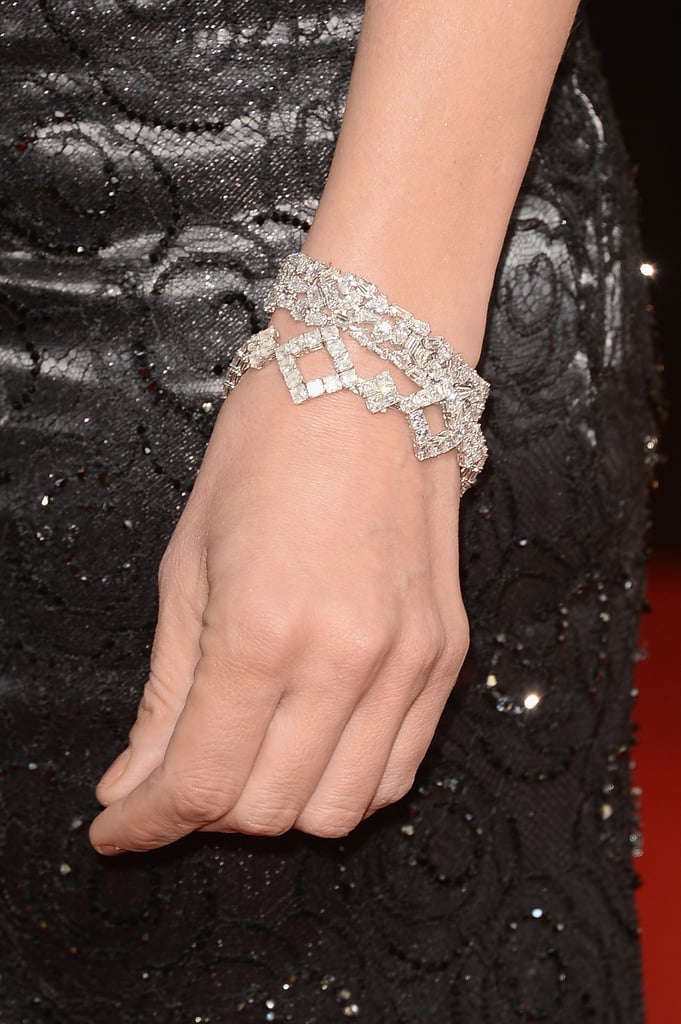 No shortage of sparkle here! Uma Thurman accessorized with a 40-carat asscher-cut diamond bracelet from Chopard.