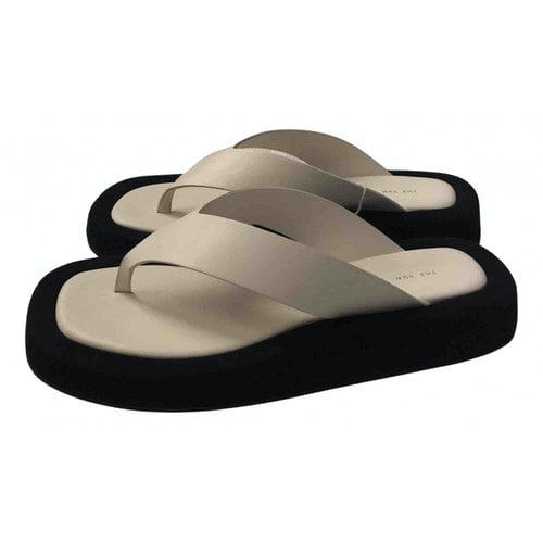 The Row Ginza Leather Flip Flops