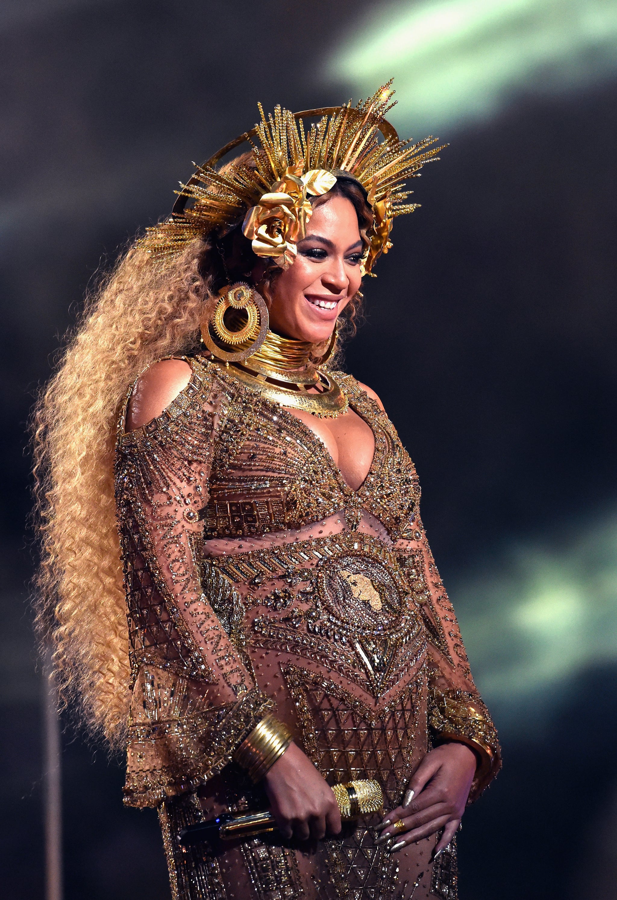 Beyonce's Dress at the 2017 Grammys | POPSUGAR Fashion