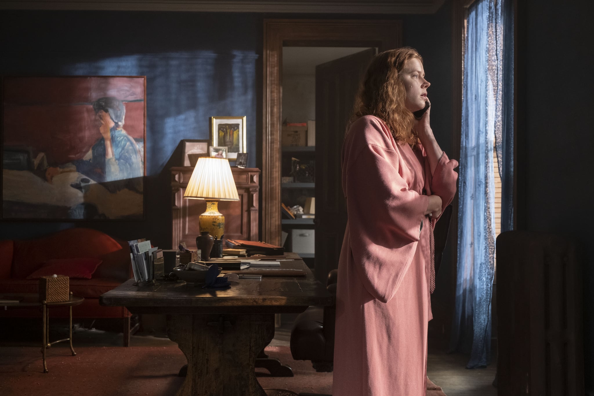 زن در پنجره (2021) ، ایمی آدامز در نقش آنا فاکس
