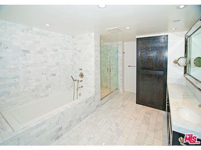 Sofia Vergara Rents Out Her LA Apartment