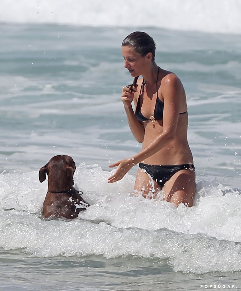 Gisele Bundchen at the Beach in Costa Rica | Pictures