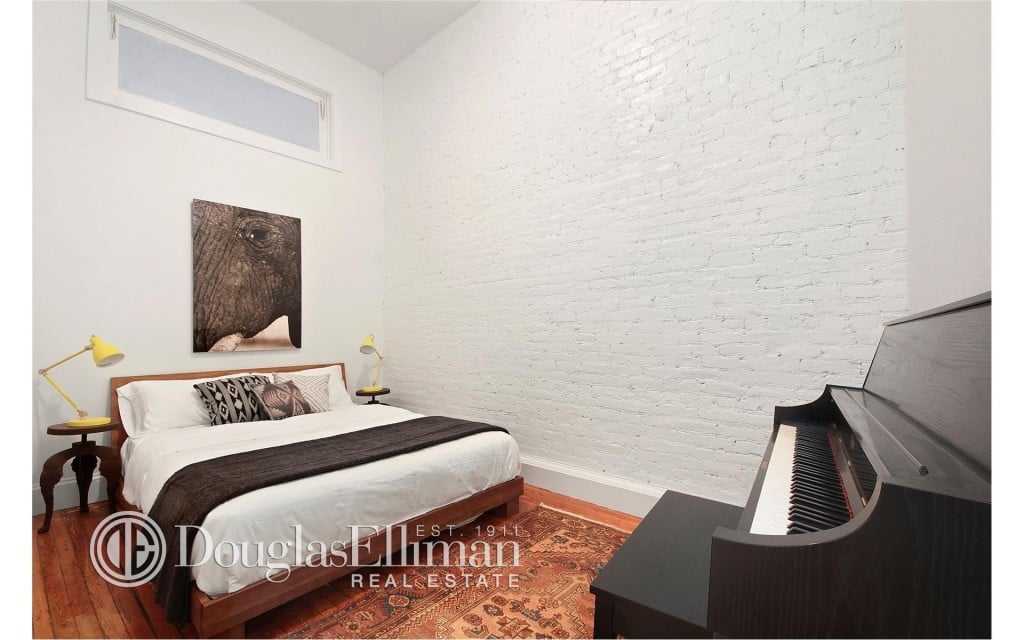 The second bedroom is perfect for accommodating A-list guests, like Jonah's costars Brad Pitt and Channing Tatum.