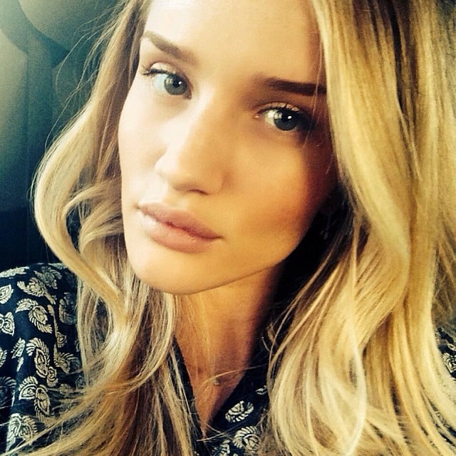 Rosie Huntington-Whiteley's serious selfie made us feel like she was looking into our soul.
Source: Instagram user rosiehw