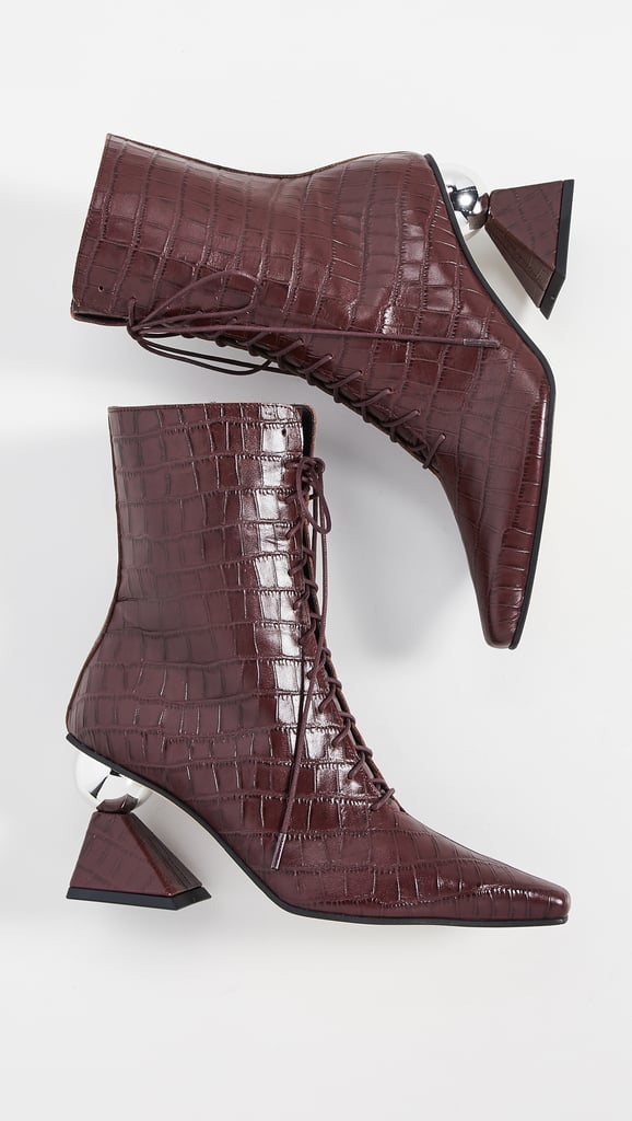 Are pointy boots in style 2019 sales