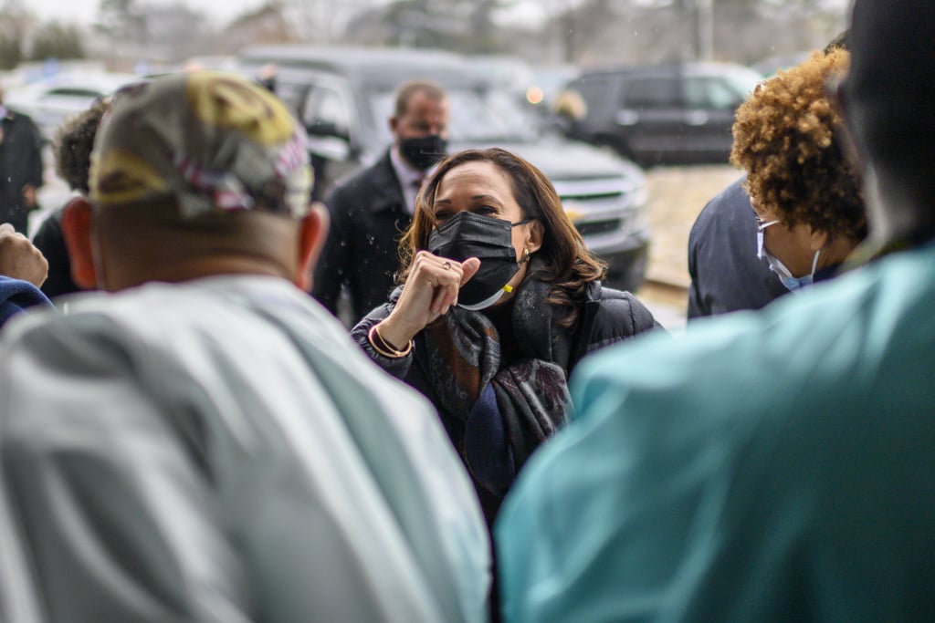 Kamala Harris Gives Healthcare Workers Valentine's Cookies