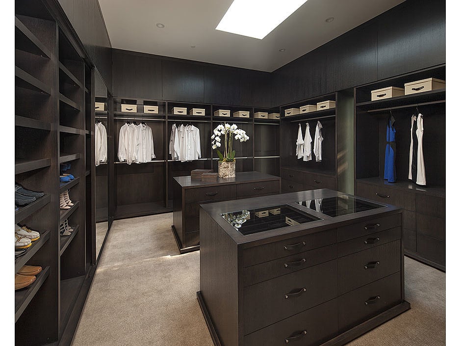 This sleek black closet is a Slytherin's dream come true, and it's not hard to see why.