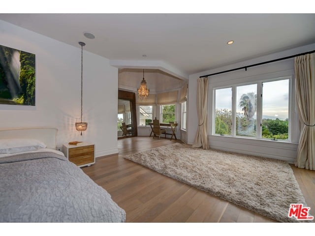 Chris Hemsworth and Elsa Pataky Selling Malibu Home