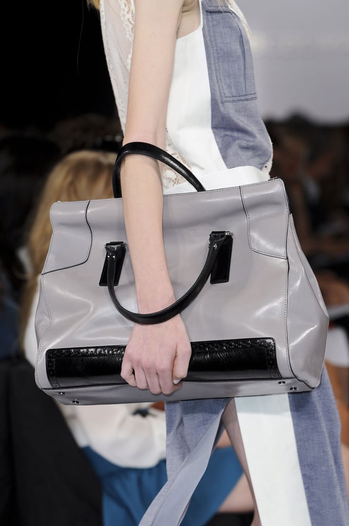 BCBGMAXAZRIA
BCBGMAXAZRIA