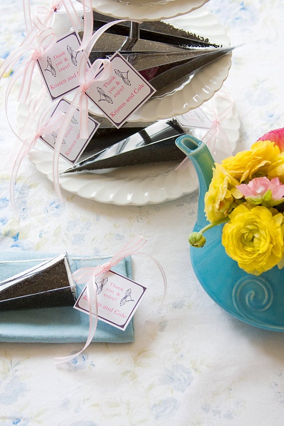 Customizable sachets of loose leaf tea