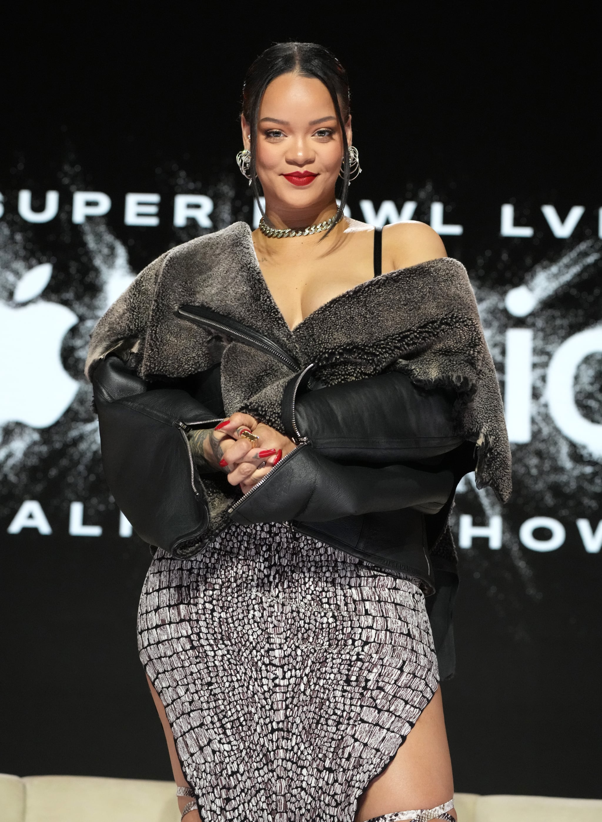 PHOENIX, ARIZONA - FEBRUARY 09:  Rihanna poses onstage during the Apple Music Super Bowl LVII Halftime Show Press Conference at Phoenix Convention Centre on February 09, 2023 in Phoenix, Arizona. (Photo by Kevin Mazur/Getty Images for Roc Nation)