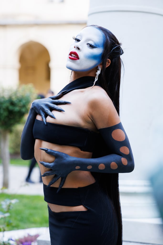 Doja Cat's Blue and White Face Paint at Paris Fashion Week